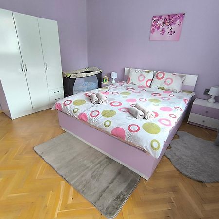 Апартамент За Нощувка, Център! Stara Zagora Esterno foto
